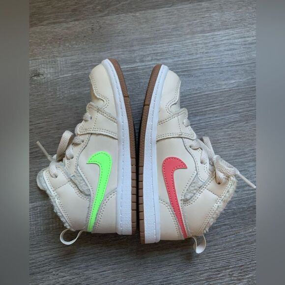 Nike Air Jordan Sneakers Sherpa Fleece Multi Color Beige Kids Toddler Size 9C - Picture 10 of 16